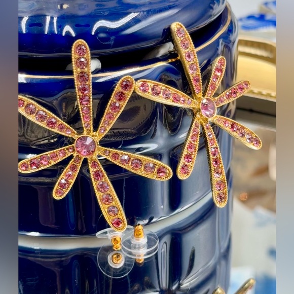 🆕 OSCAR DE LA RENTA 🧿 NWOT Daisy Pave Stud Earrings - Swarovski Crystal Pink - Picture 10 of 16